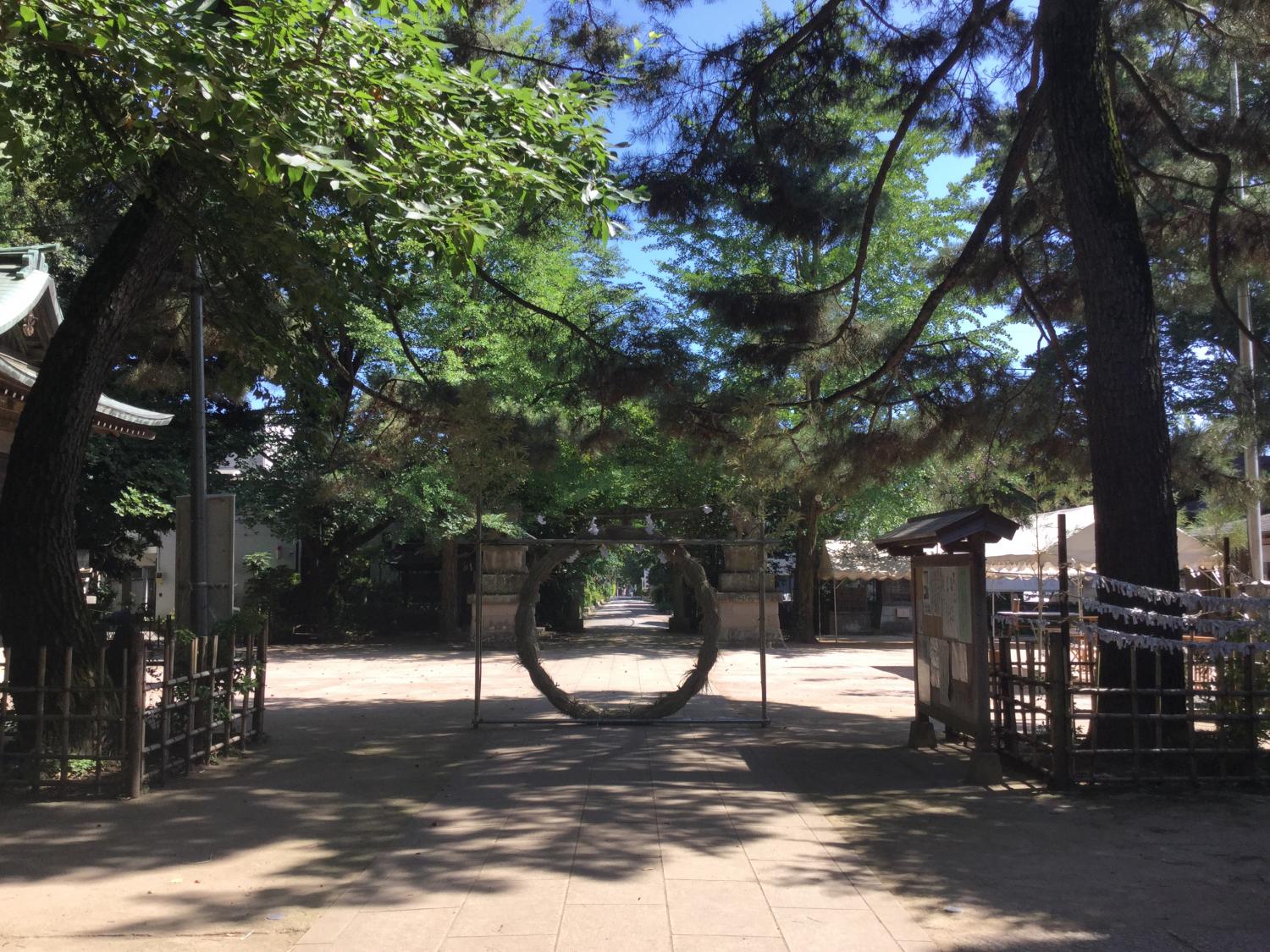 静かな境内 1