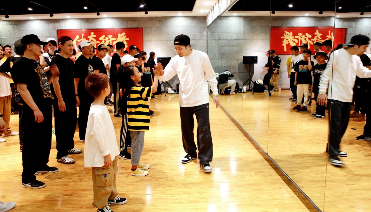 大学を辞めるか、ダンスで全国ツアーに出るか
