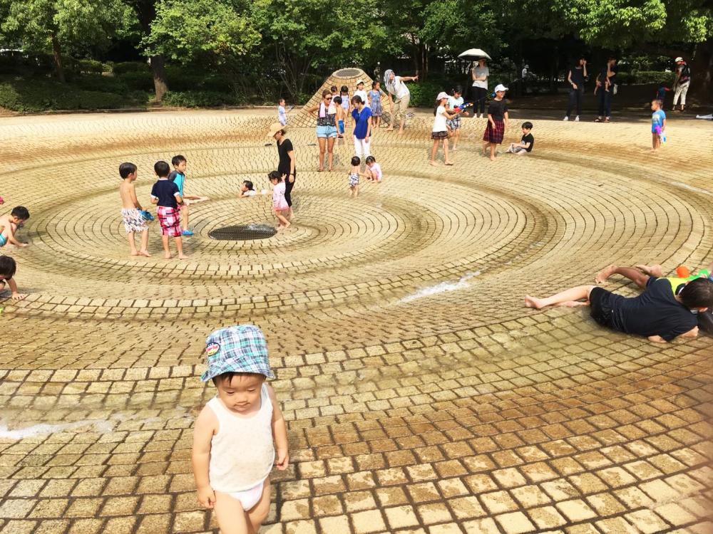 渦巻き状に水がぐるぐる周る〜。