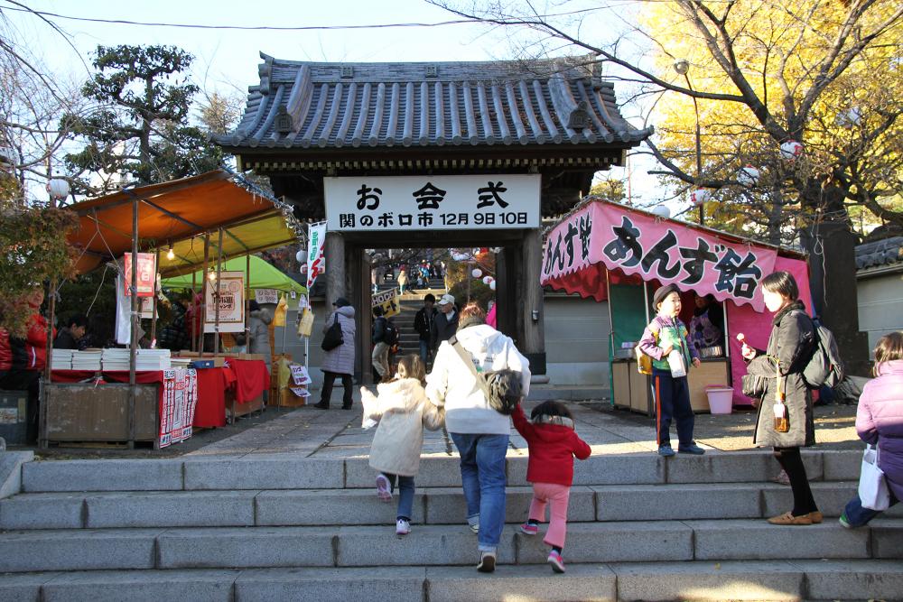 およそ300の露店が軒を連ねる 画像