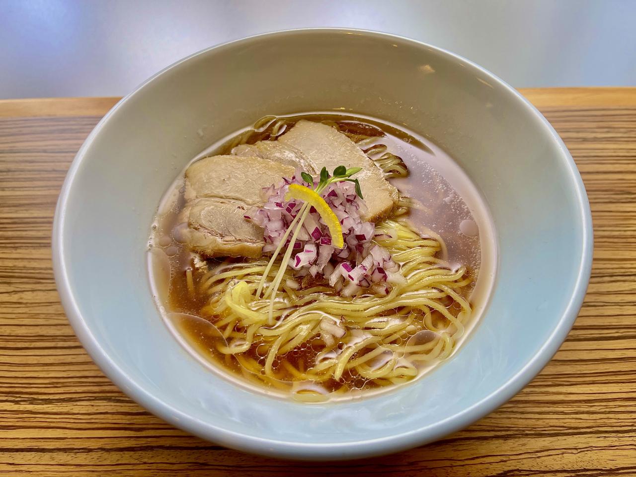 吟上醤油ラーメン