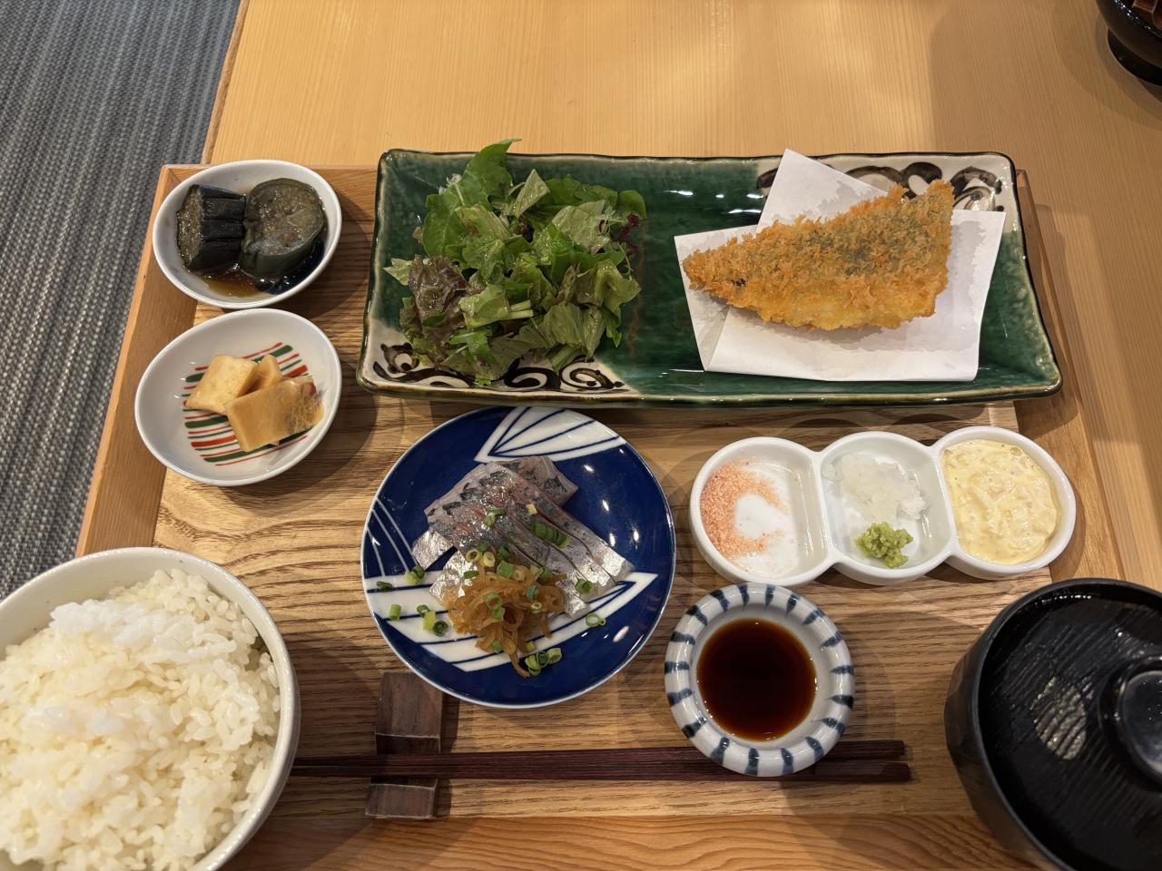 アジフライと刺身膳