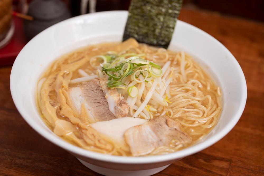 やさしい鶏ととんこつのらぁめん 画像