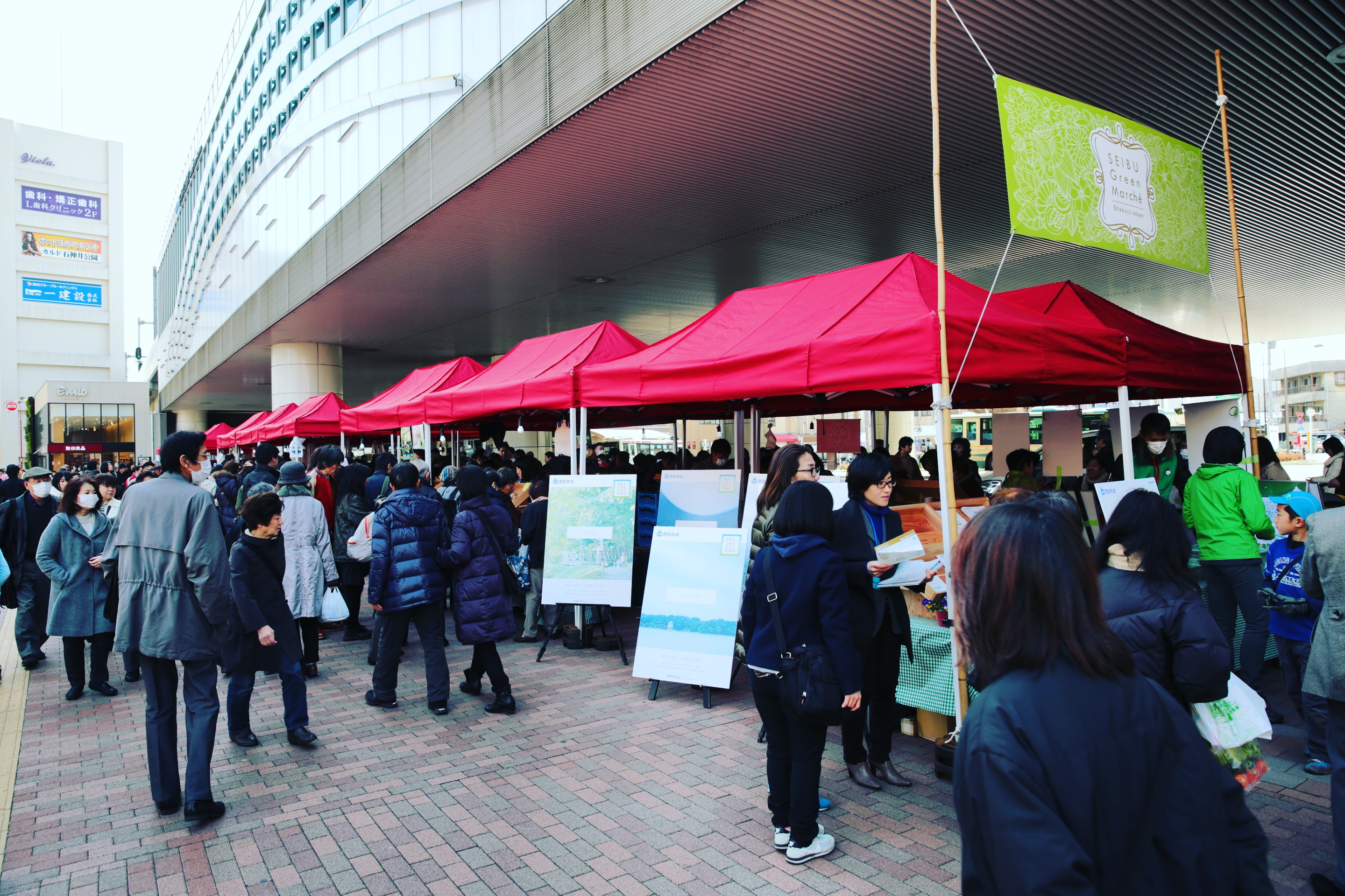 石神井公園駅前でマルシェ開催